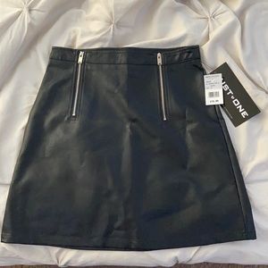 cute leather skirt! tag still attached, never worn